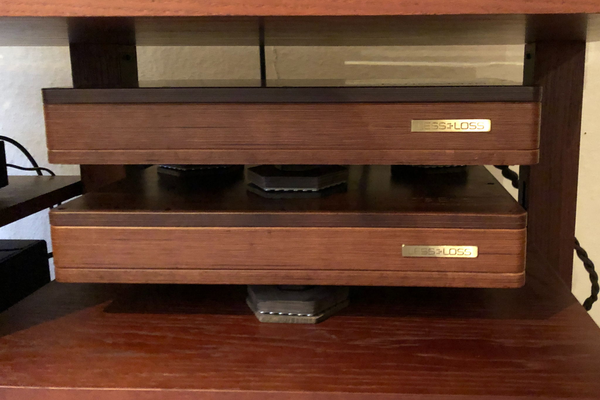 Double enclosure for highest DAC level