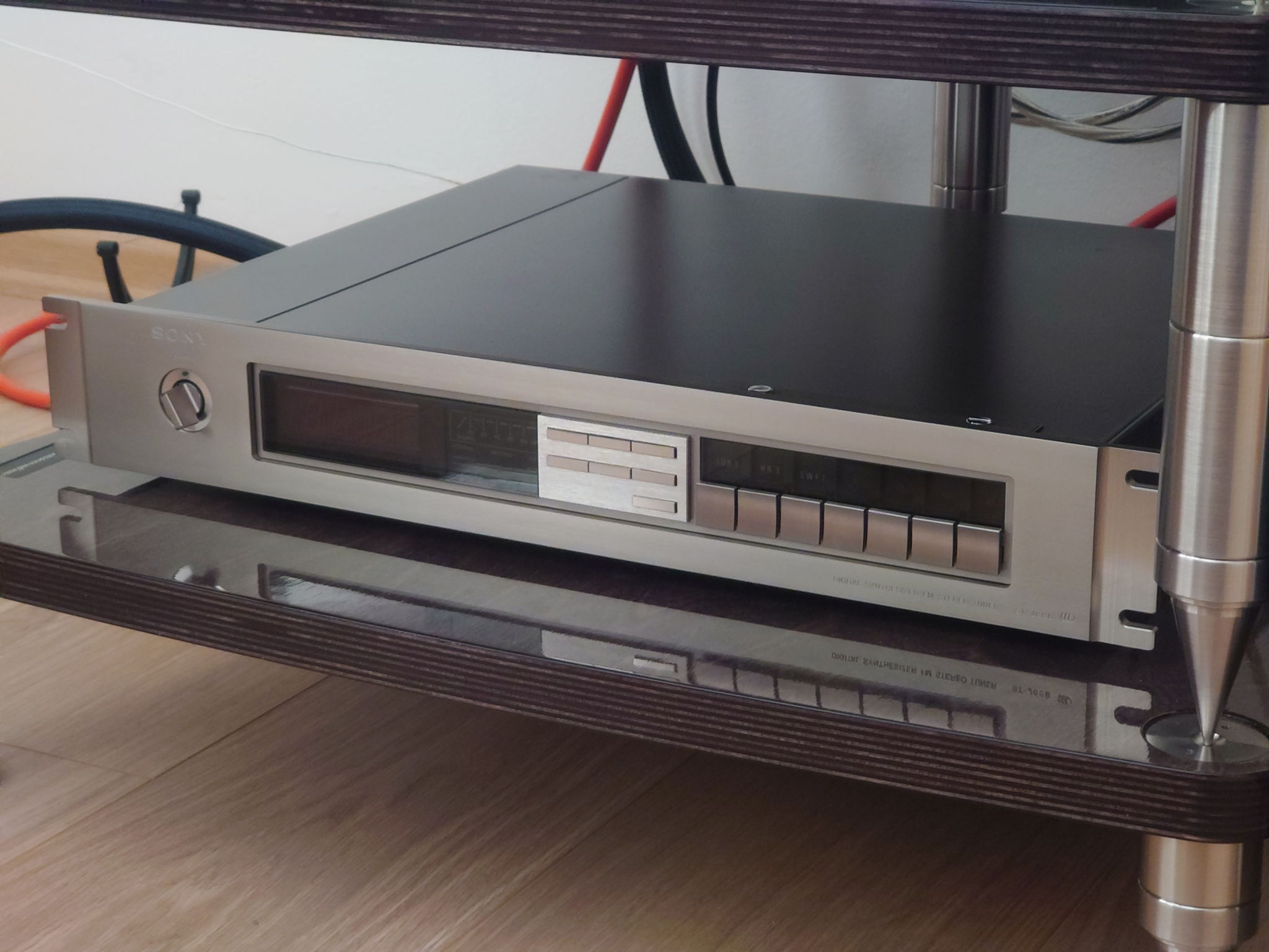 Elegant Super FM Tuner