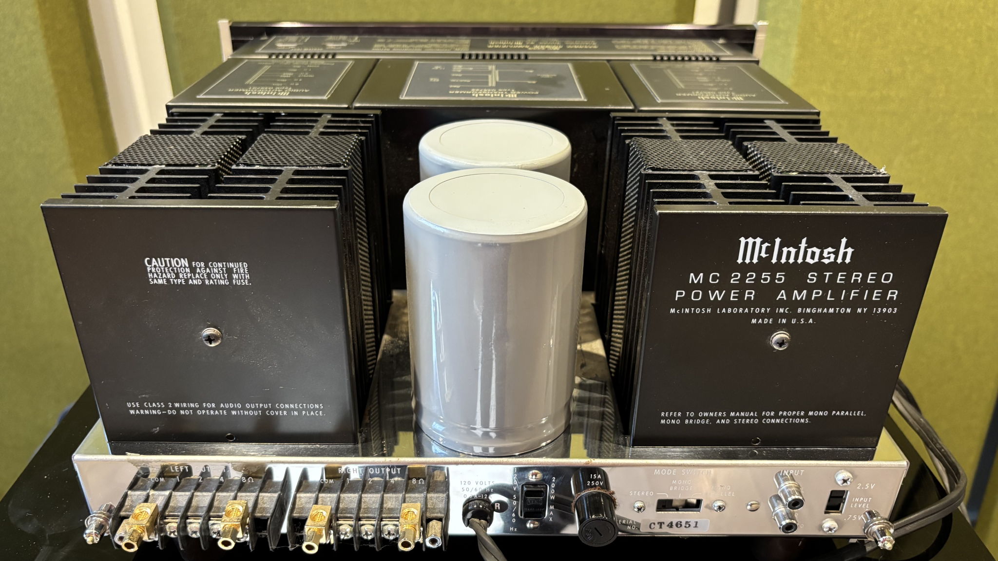 McIntosh MC2255 2-Channel Solid State Stereo Power Ampl... 13