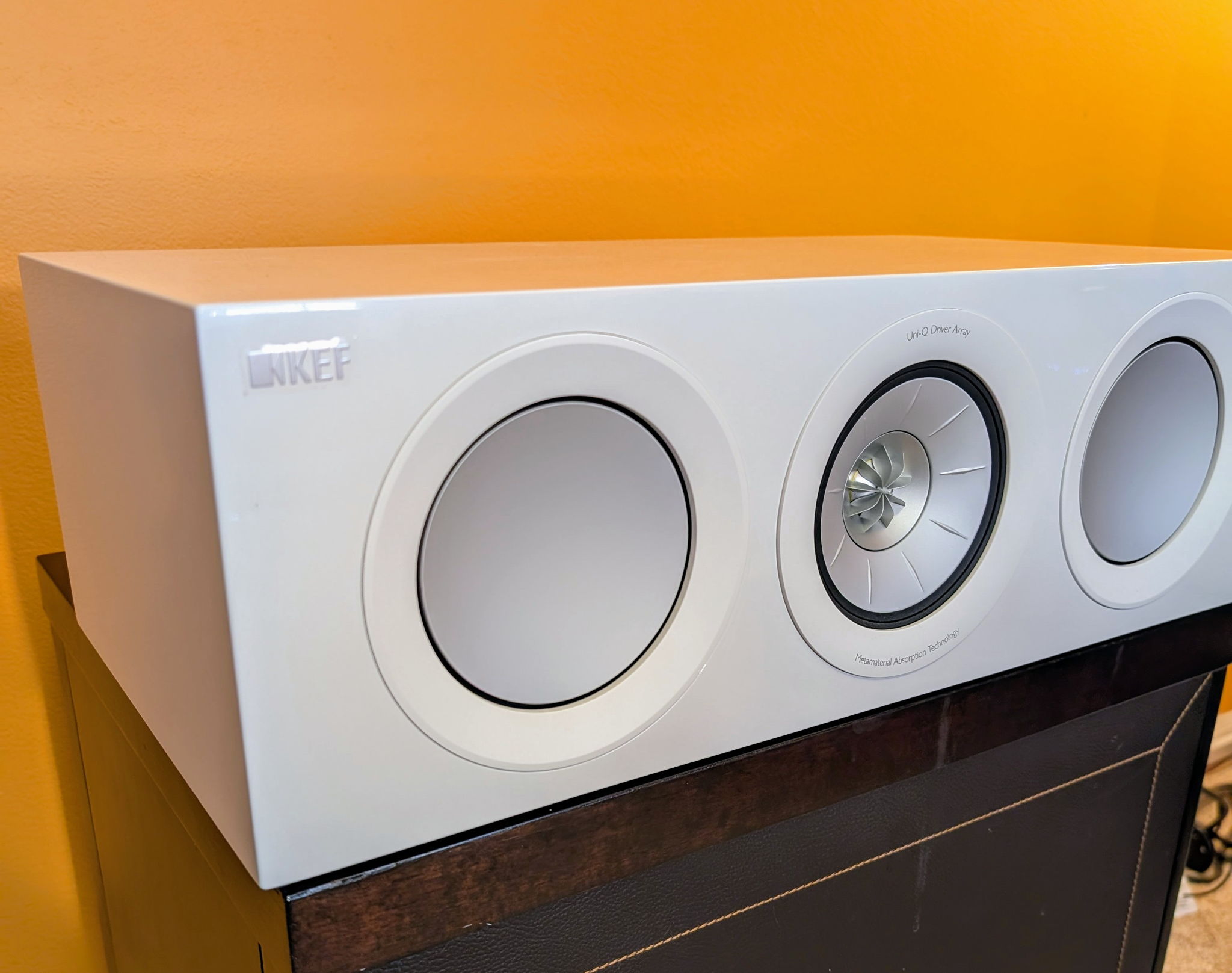 KEF R2 Meta 3