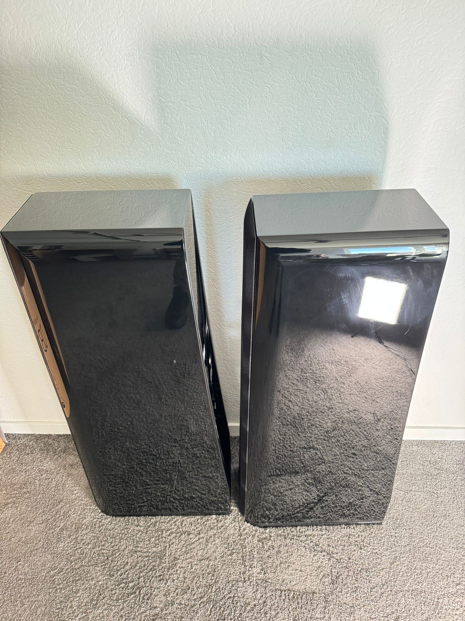 Quadral Aurum Orkan active speakers in black 11