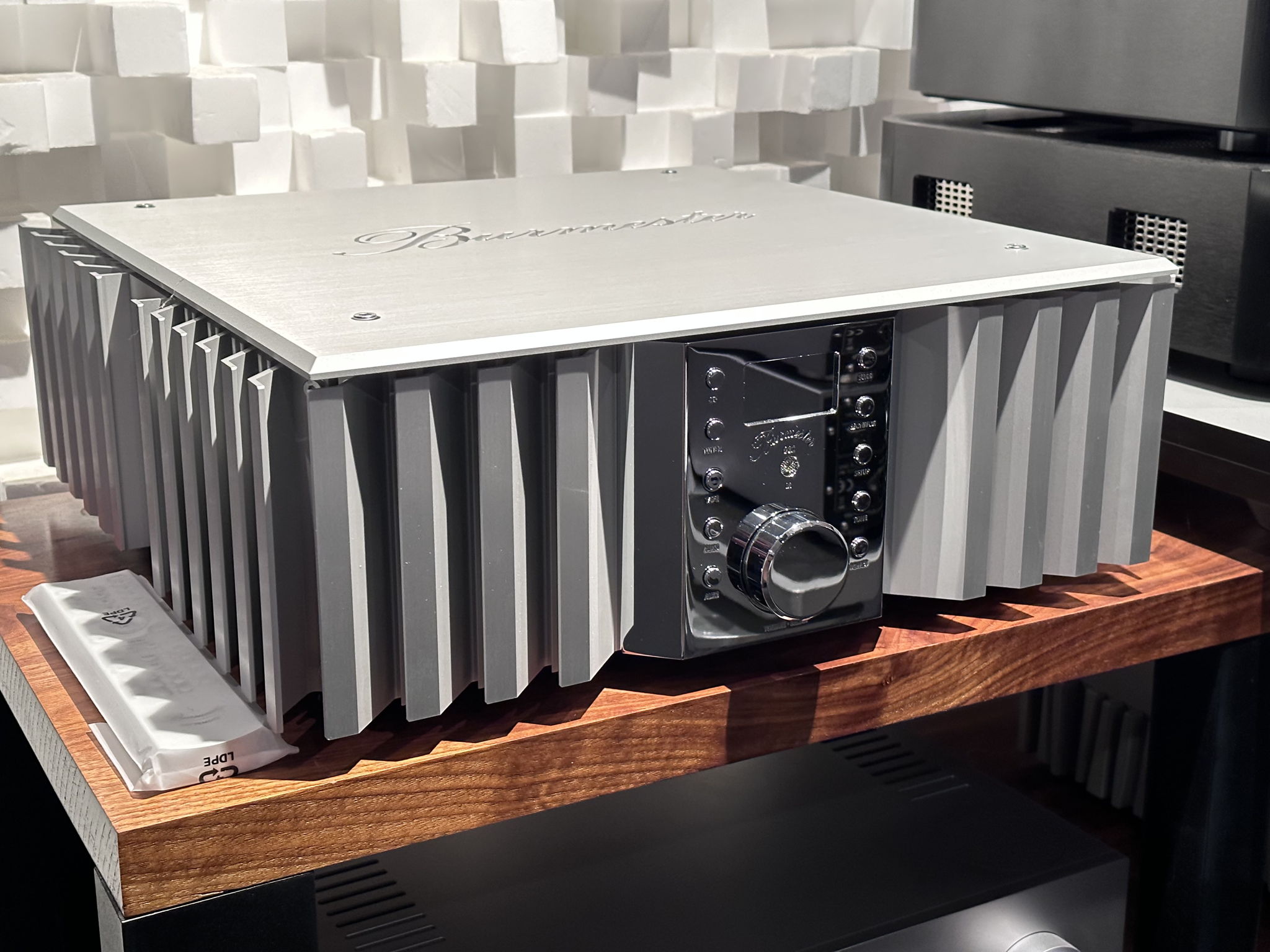 Burmester 032 integrated amplifier 3