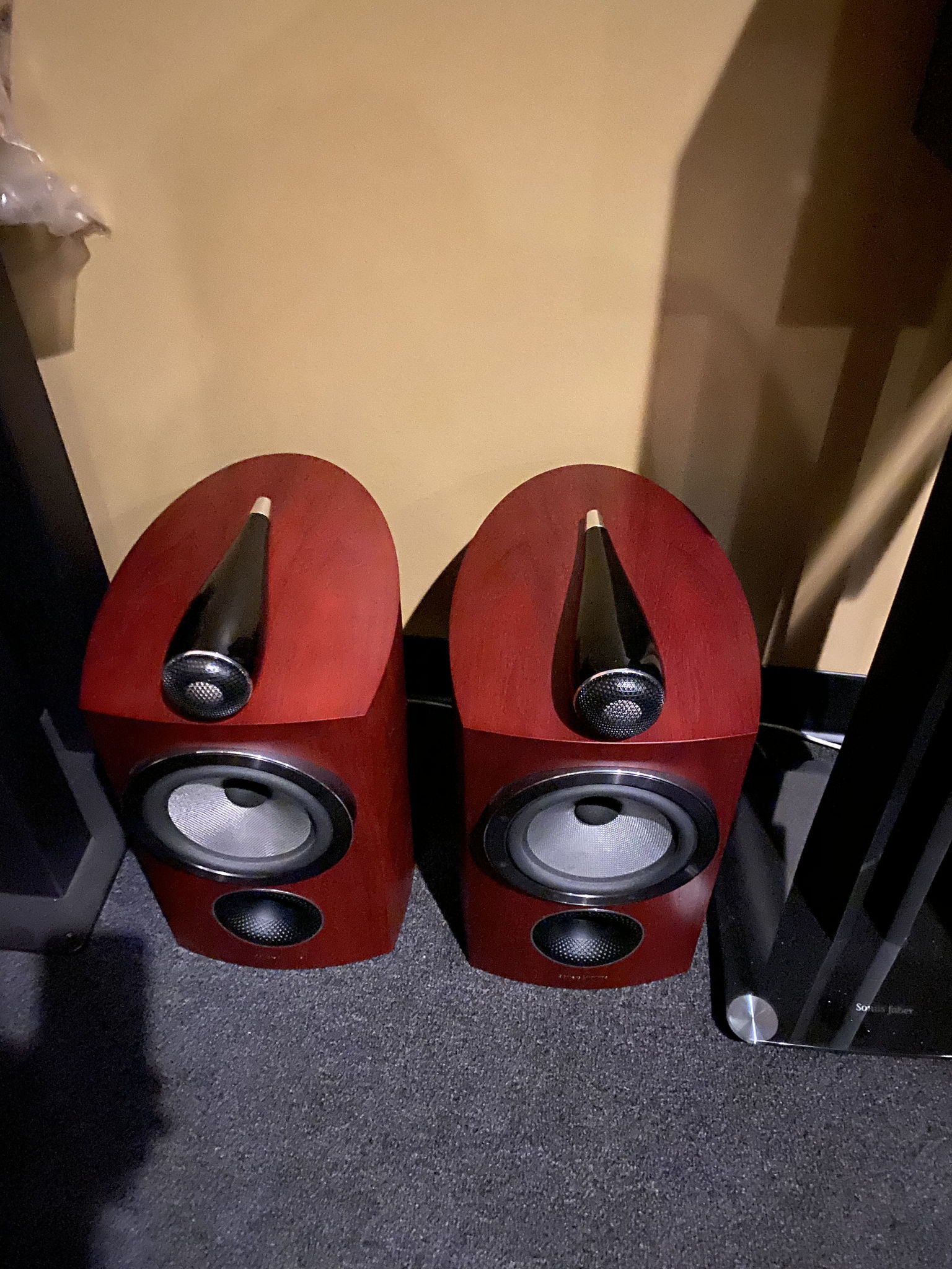 B&W (Bowers & Wilkins) 805 D3 with original stands 3