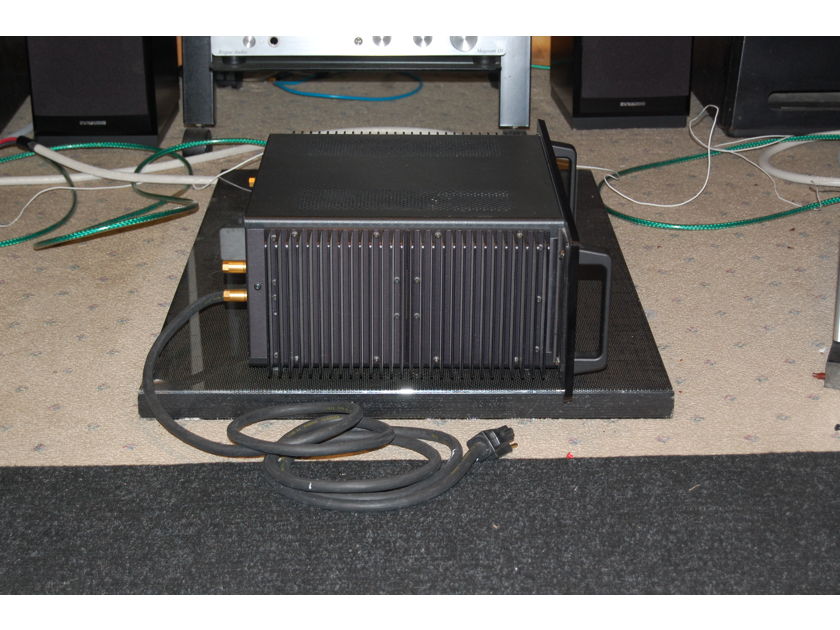 Audio Research D300 Solid State Amplifier
