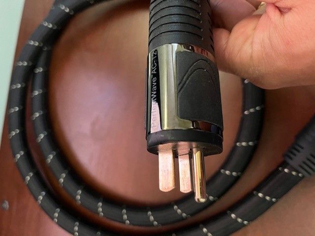 PS Audio PerfectWave AC-12 power cable 2 meters 15 AMP ... 7