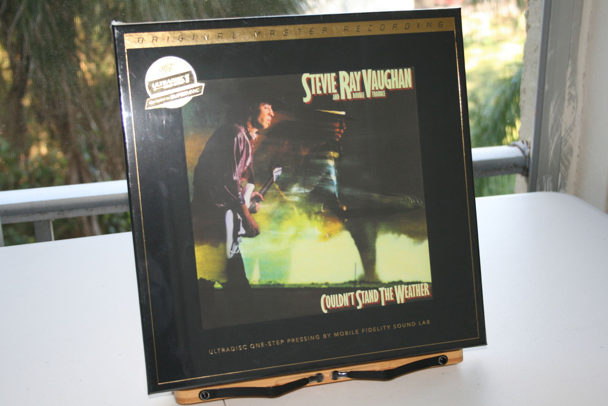 Stevie Ray Vaughan- Couldn't Stand The Weather-MOFI Ult...