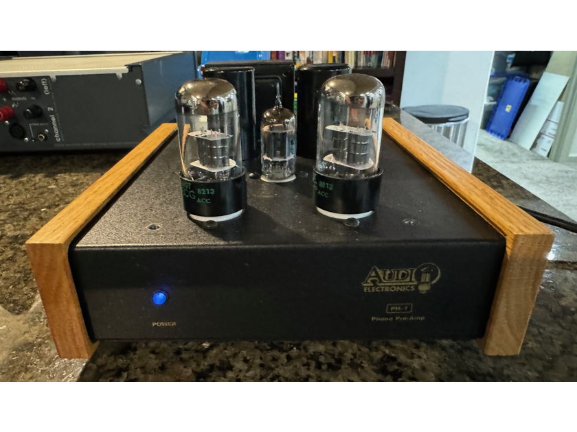 AES (Audio Electronic Supply / Cary) PH-1 Factory Built with Jensen oil capacitors.