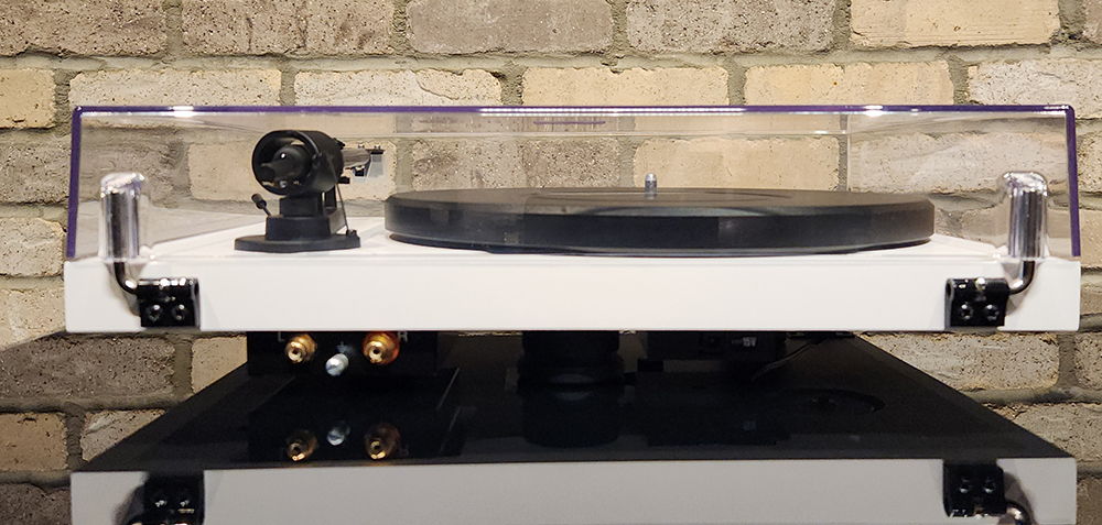 Pro-Ject Debut Carbon Evo in Satin White w/ Sumiko Rain... 9