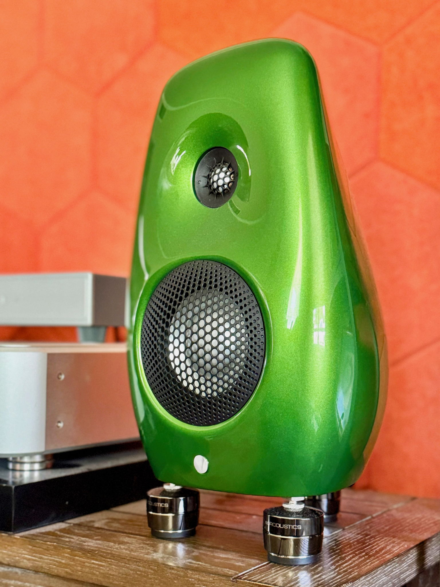 Vivid Audio Kaya S12 Speakers w/ Factory Stands 3