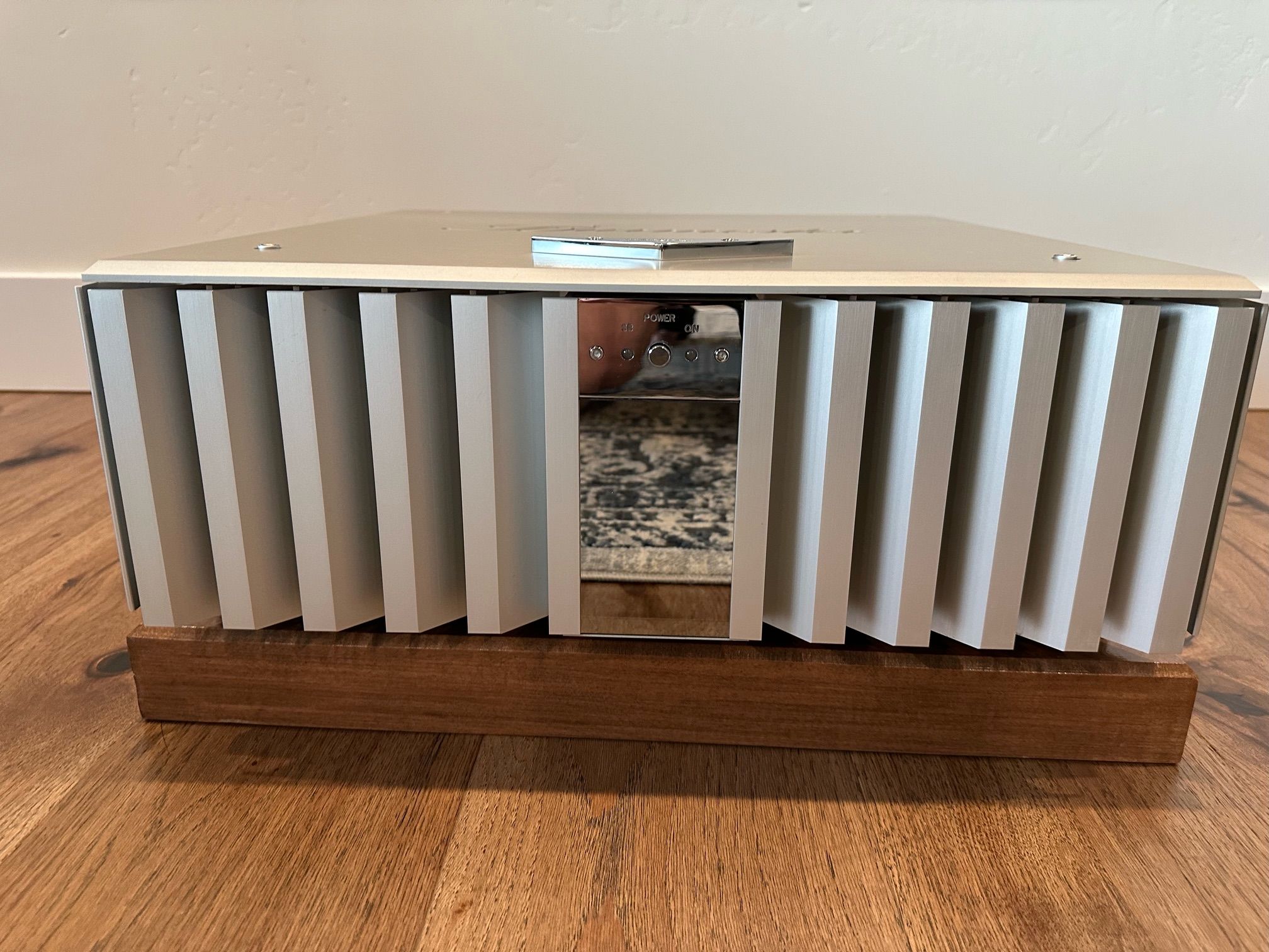 Burmester 956 mkII stereo power amplifier. *** Almost 7... 5