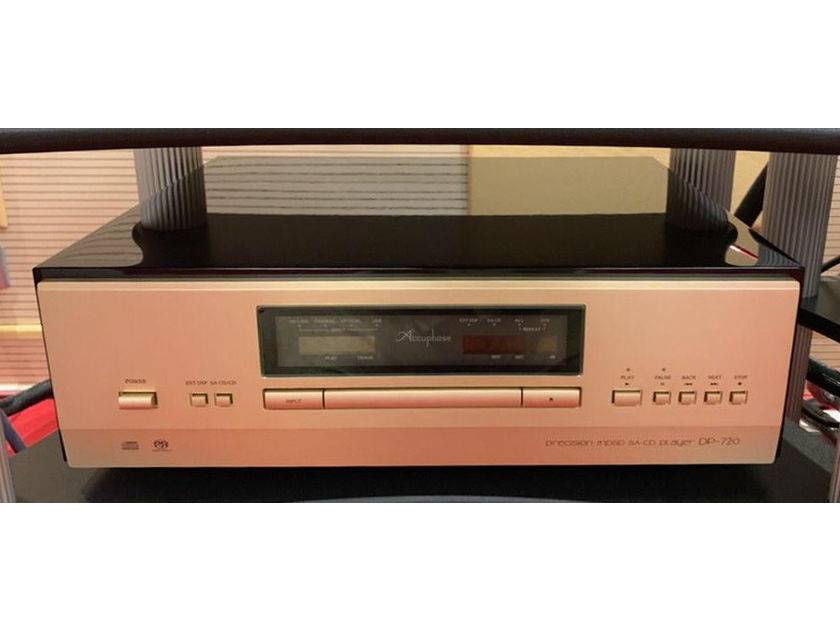 Accuphase DP-720 (110 volts  / 220-240 volts) . Free shipping worldwide !
