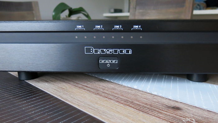 Bryston D250        8-channel power amp - NEW