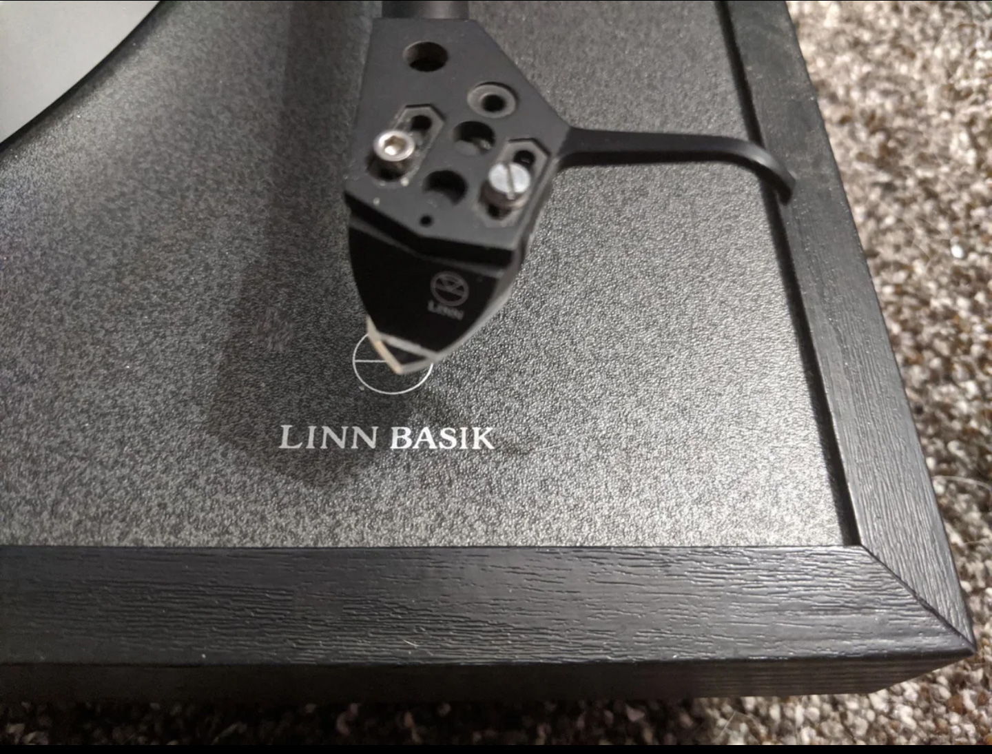 Linn Basik Turntable with Akito Arm and Ad... For Sale | Audiogon