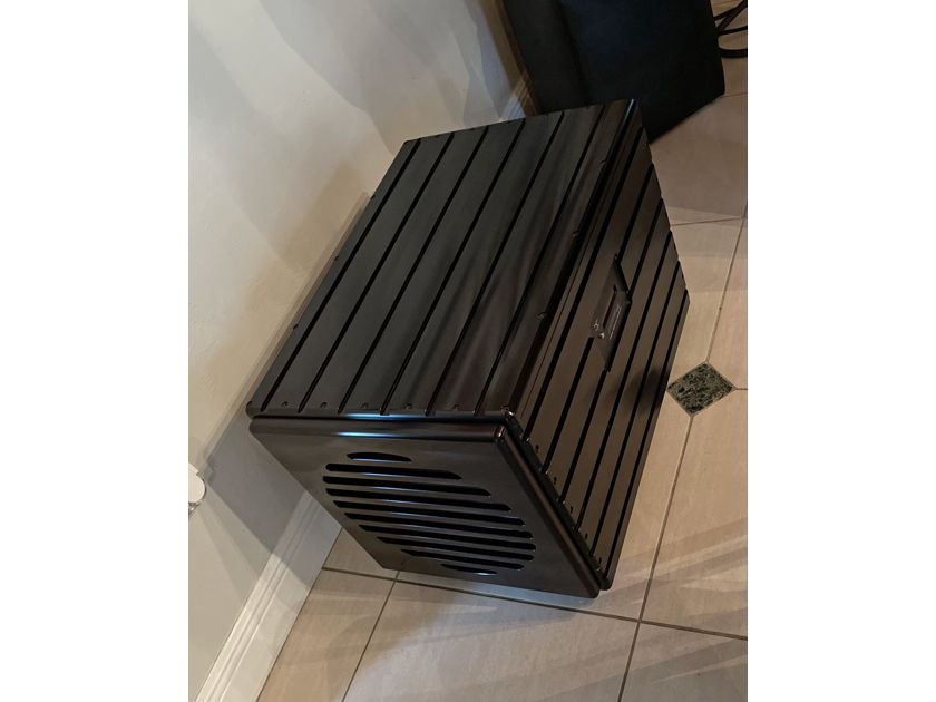 KRELL MRS - MASTER REFERENCE SUBWOOFER. SOLID ALUMINUM CABINET WITH DUAL 15" DRIVERS, 2600 WATT KRELL AMPLIFIER AND METAL REMOTE
