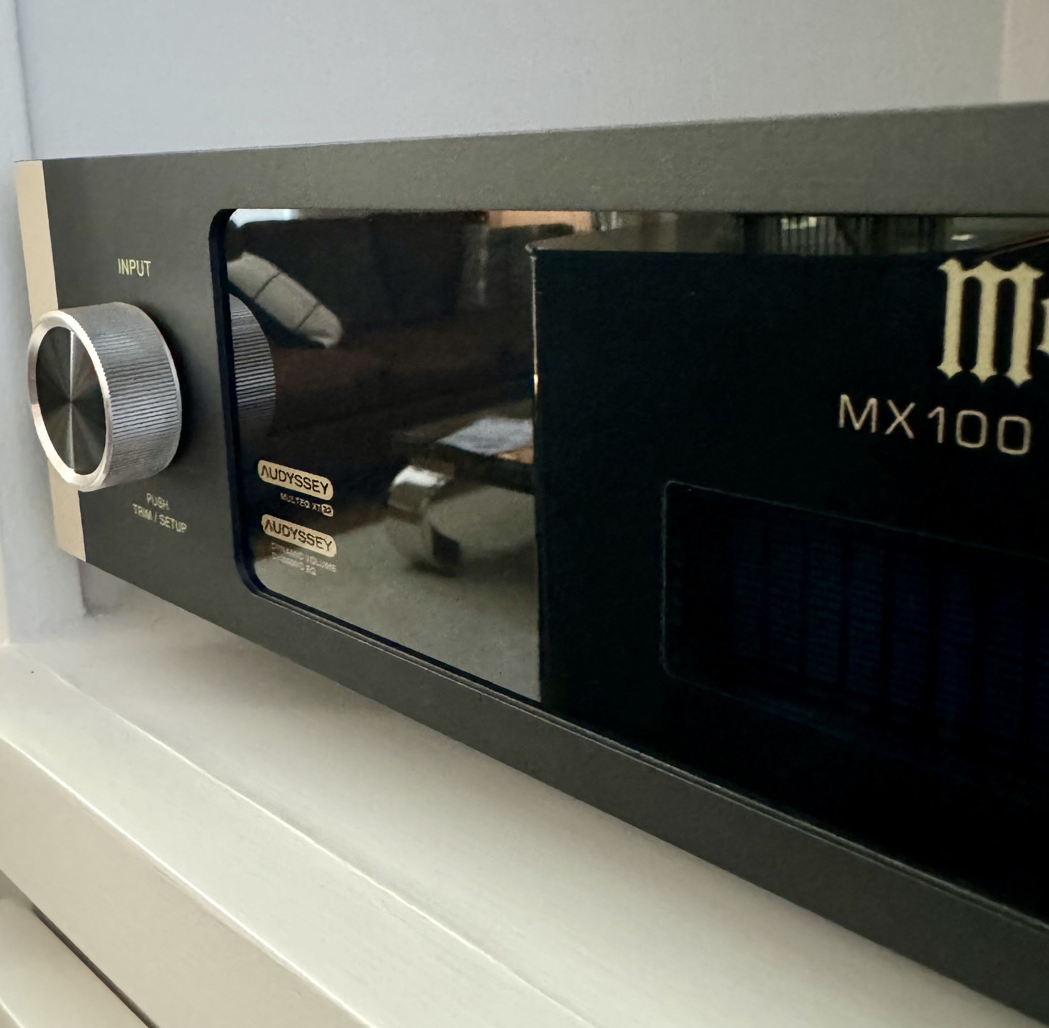 McIntosh  MX100 AV Processor 6