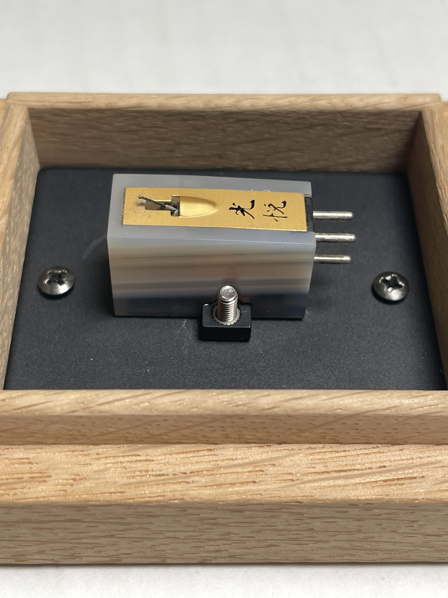 Koetsu Onyx Platinum Moving Coil Cartridge (Dealer Demo) 3