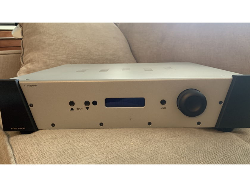 Wired4Sound W4S-STI 1 INTEGRATED AMPLIFIER     PRICE REDUCTION