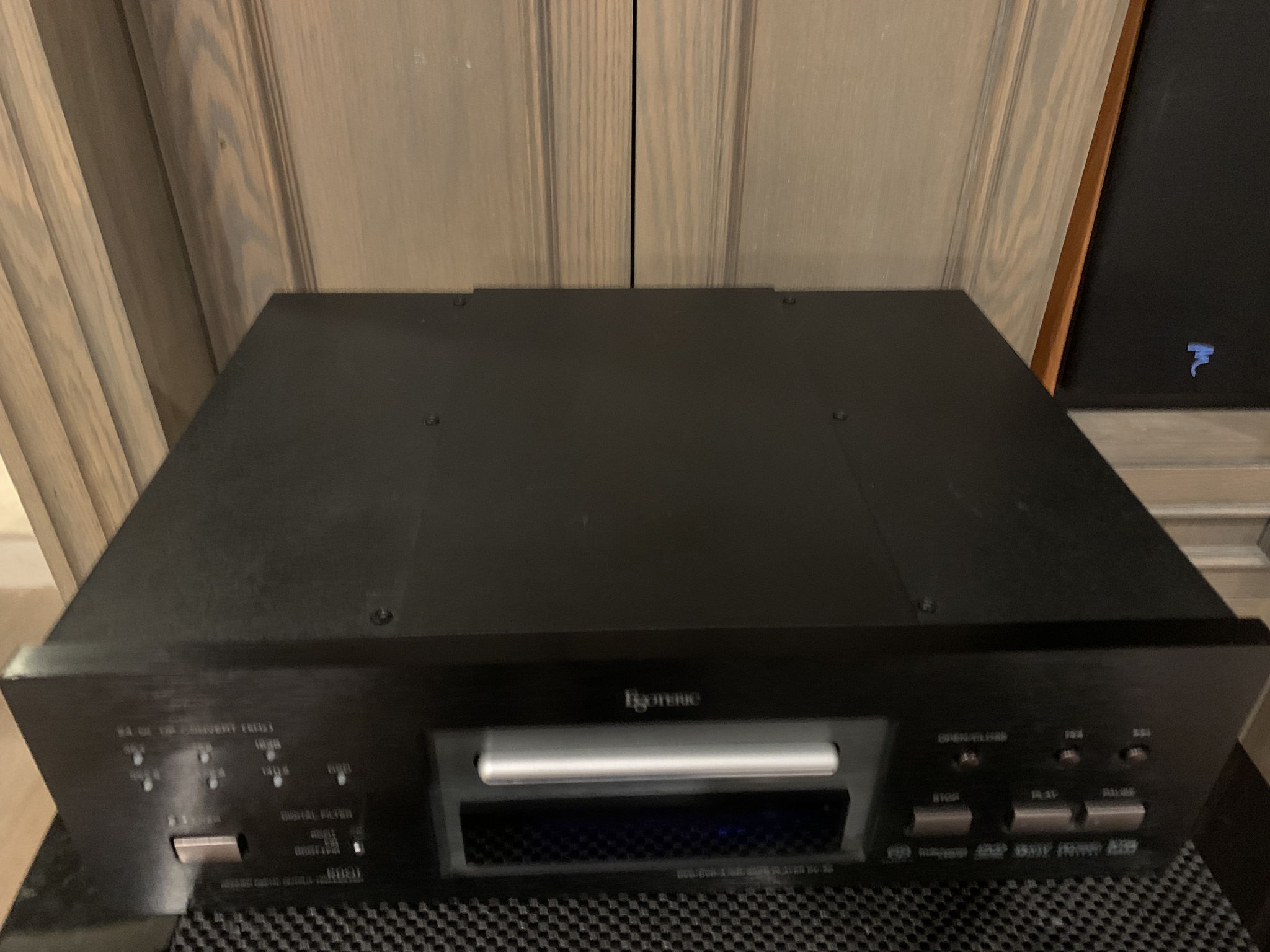 Esoteric CD/SACD/Universal Disk Player DV-50 Excellent ... 4