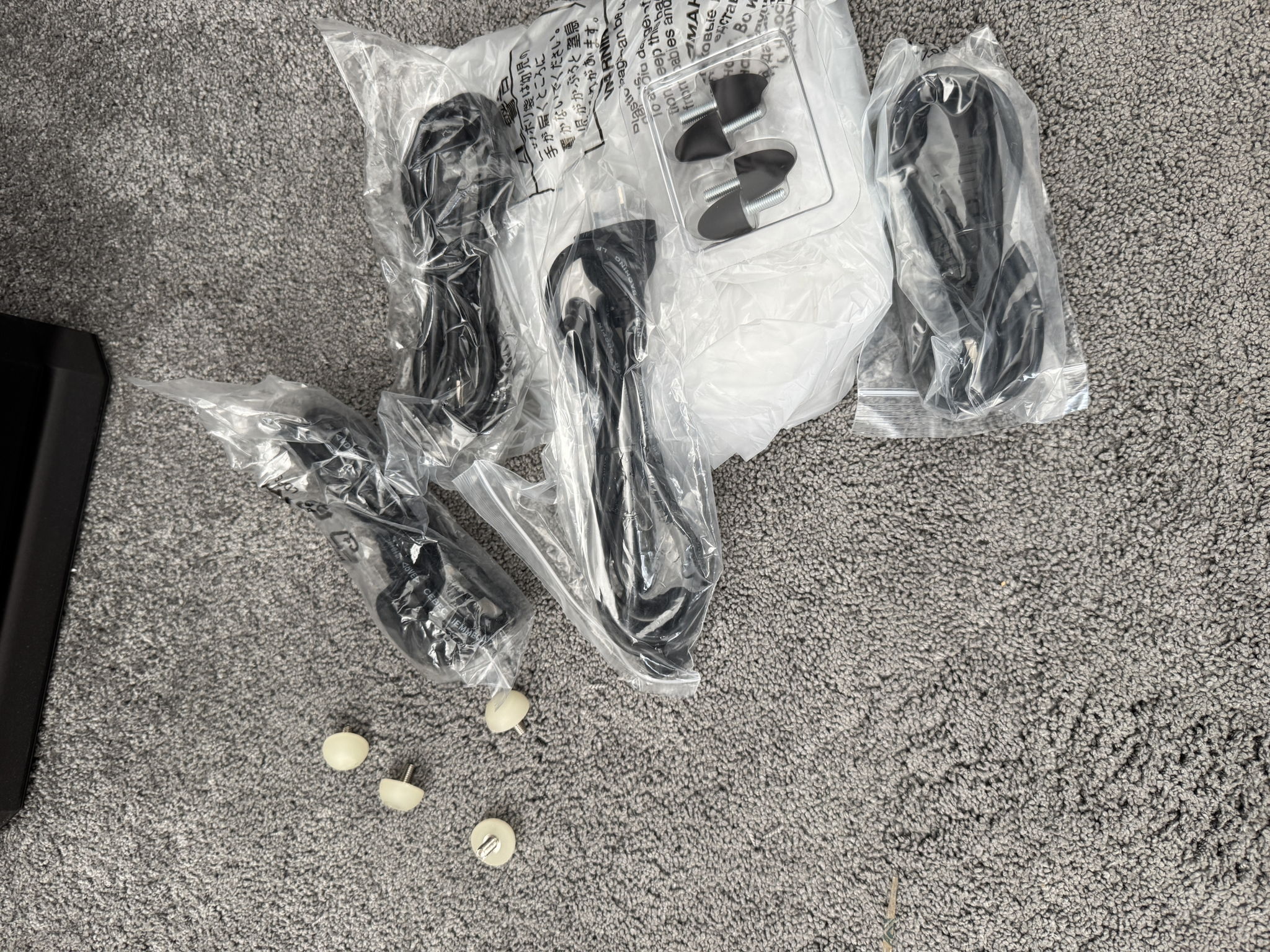 B&W (Bowers & Wilkins) DB1D active subwoofer in white 7