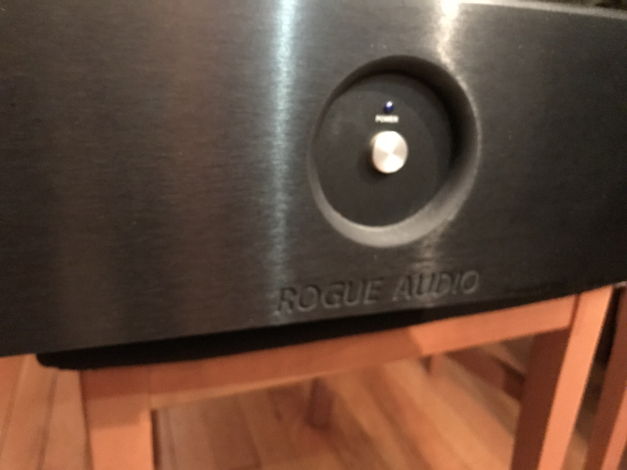 Rogue Stereo 90 power amp