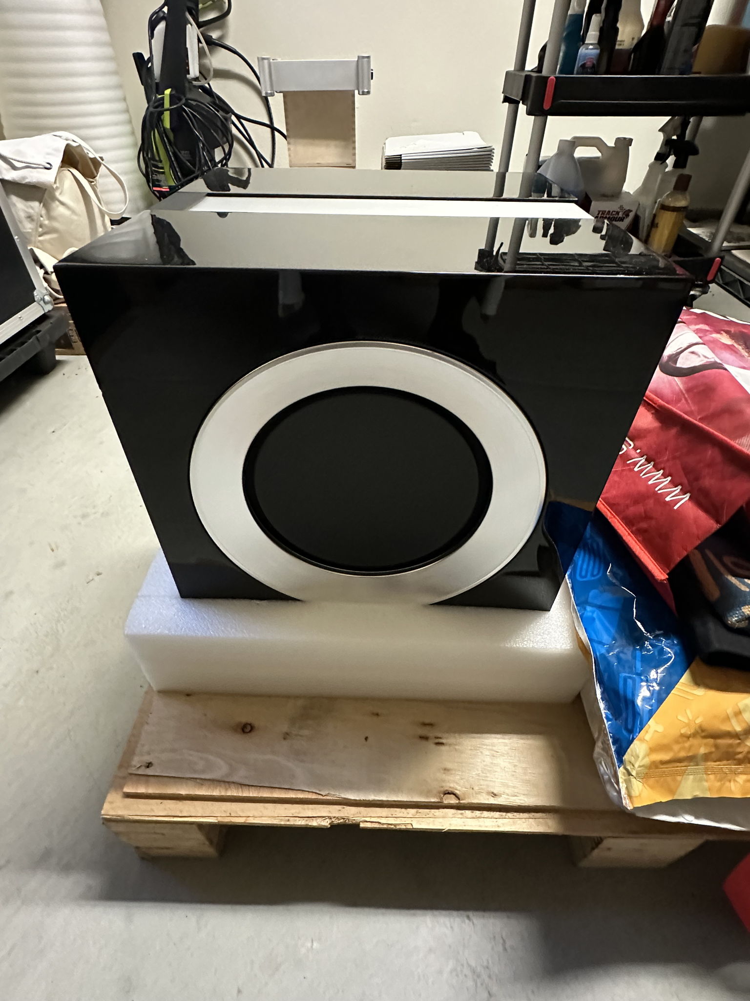 KEF R400B Black 5