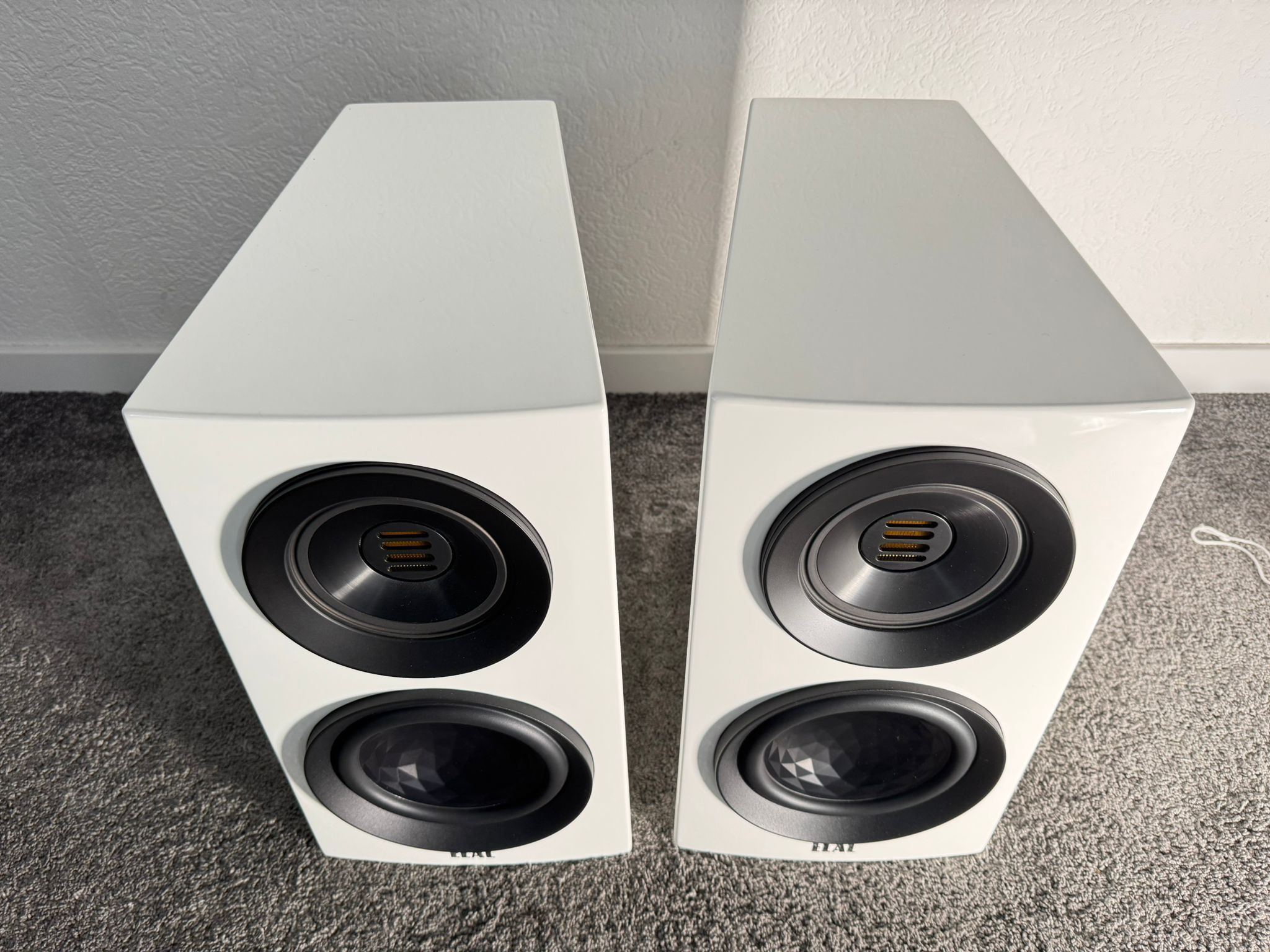 Elac Concentro S503 speakers in white from 2025 2
