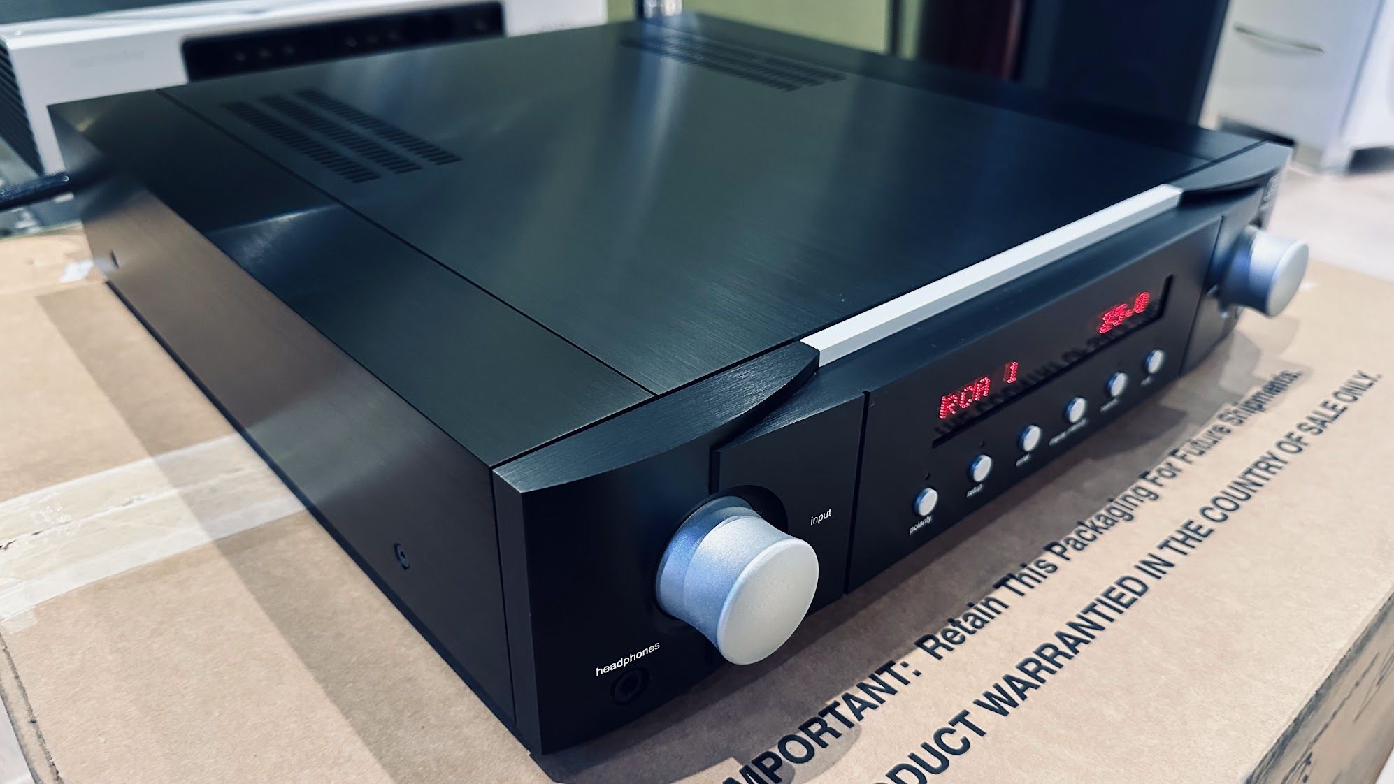 Mark Levinson No 523 Preamplifier with Phono Stage MINT 2