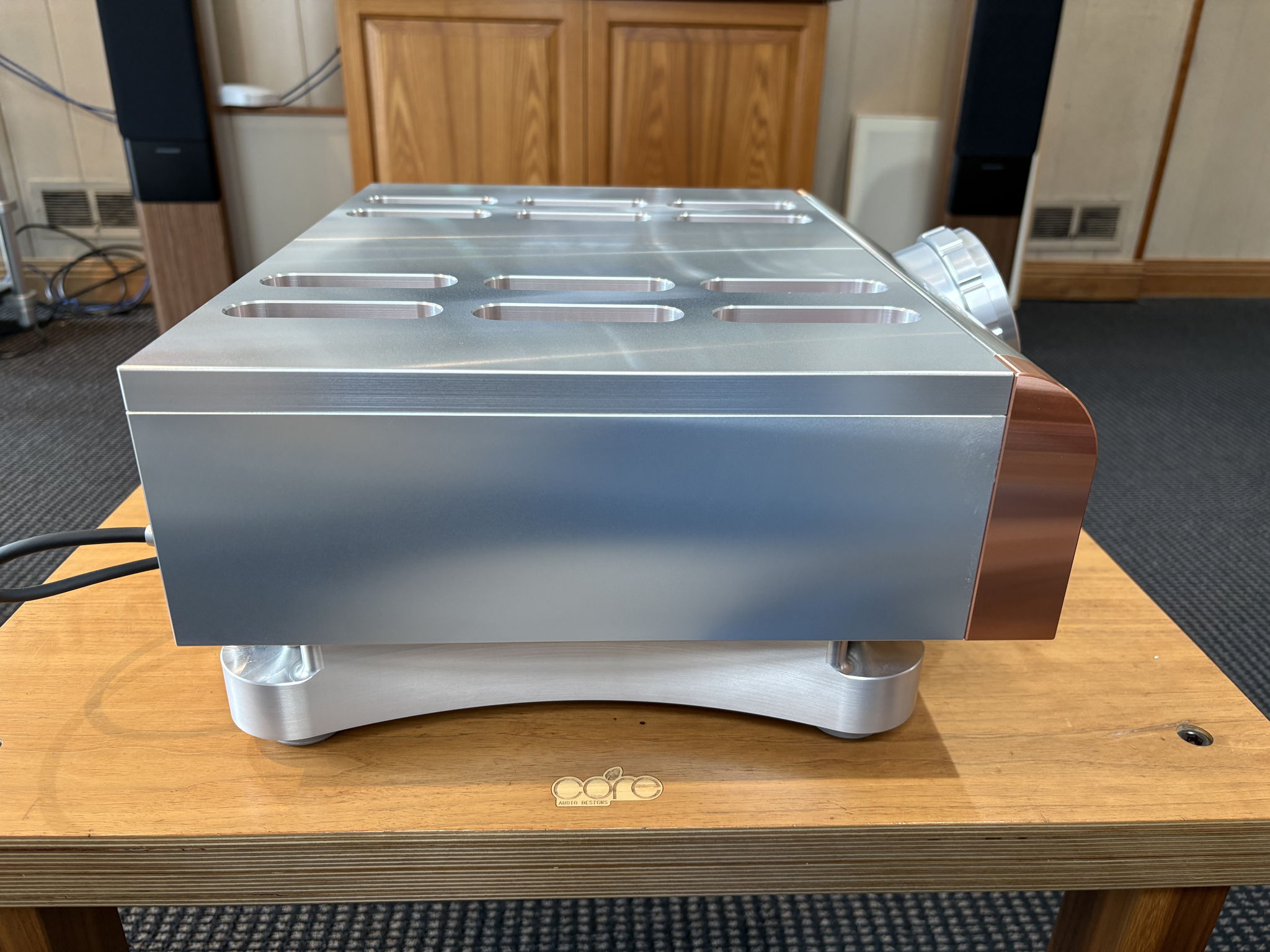 Dan D'Agostino Momentum HD Preamplifier in Silver 4