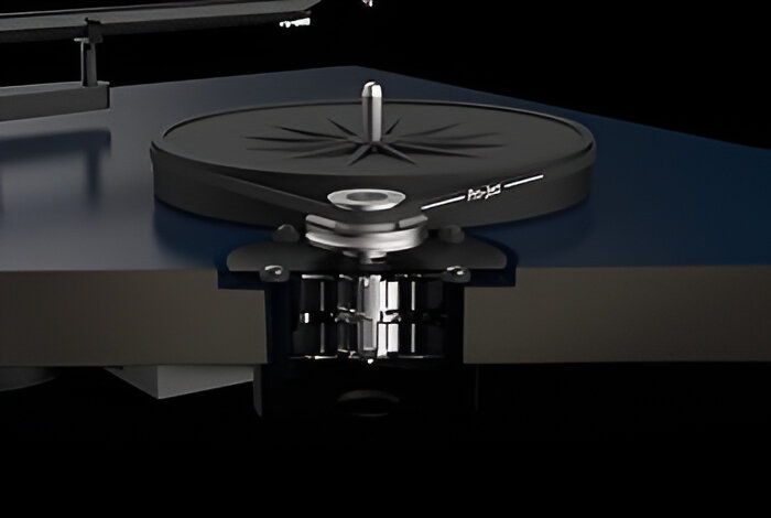 Pro-Ject Debut Carbon EVO Turntable with Rainier Cartri... 9