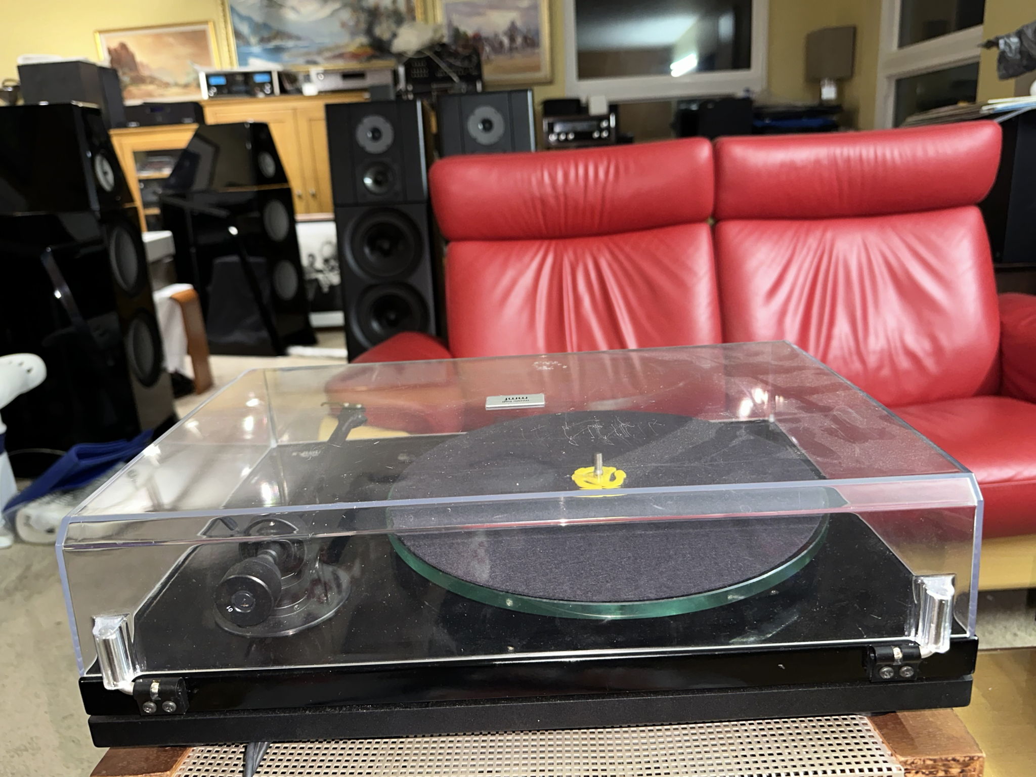 Music Hall MMF-5 Turntable. New Belt and AC Adapter. 2