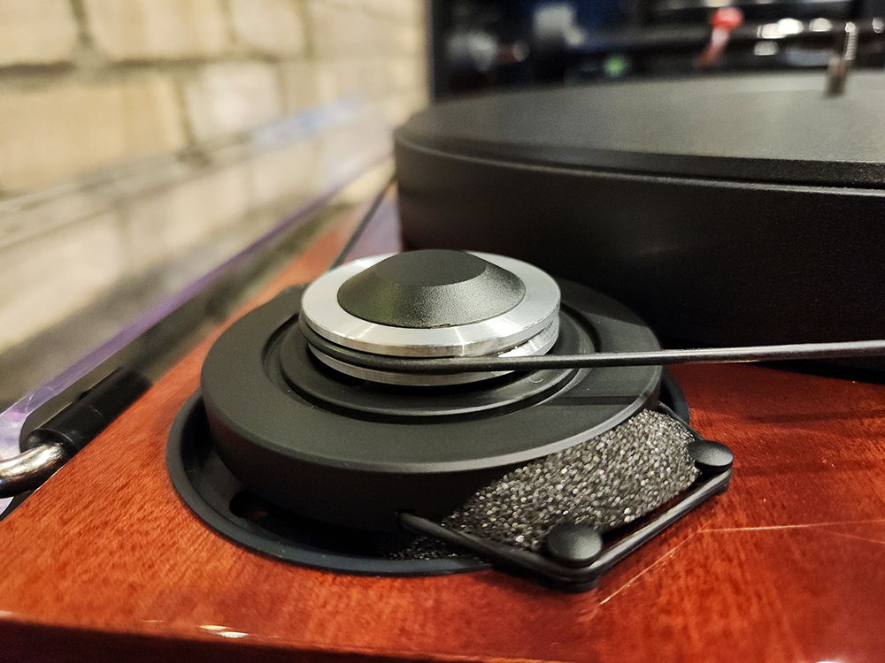 Pro-Ject Audio 2-Xperience SB Turntable - Mahogany w/ O... 5