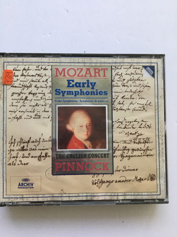 Mozart Pinnock Early symphonies Archiv digital Cd set 1993