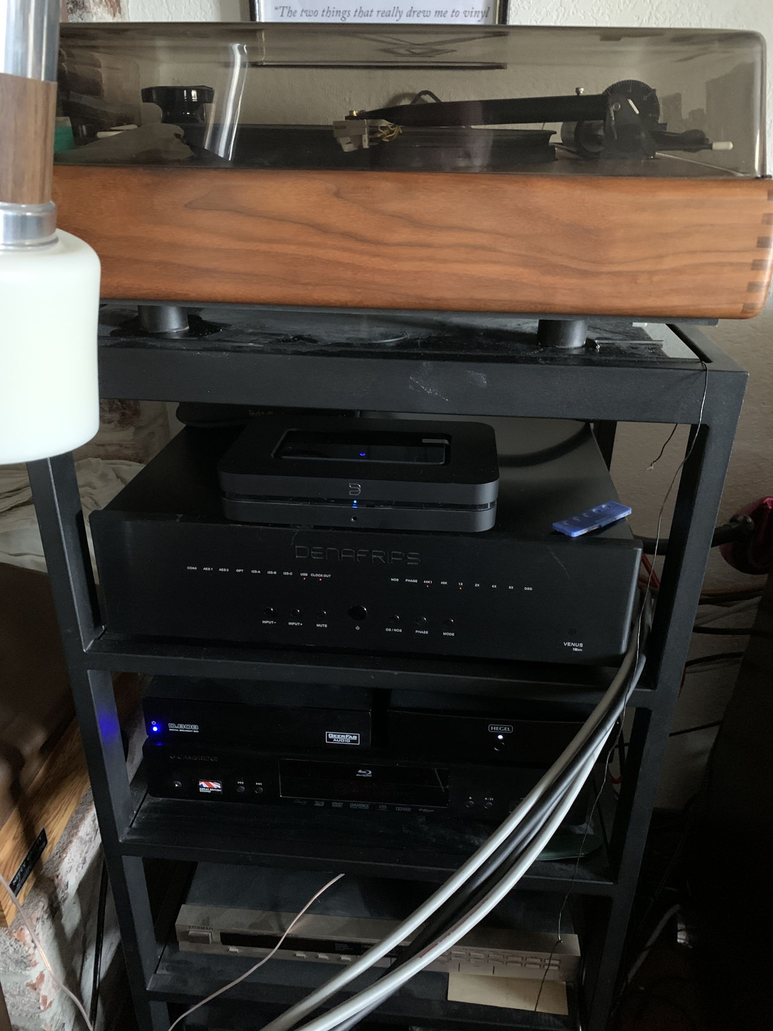 Source component rack