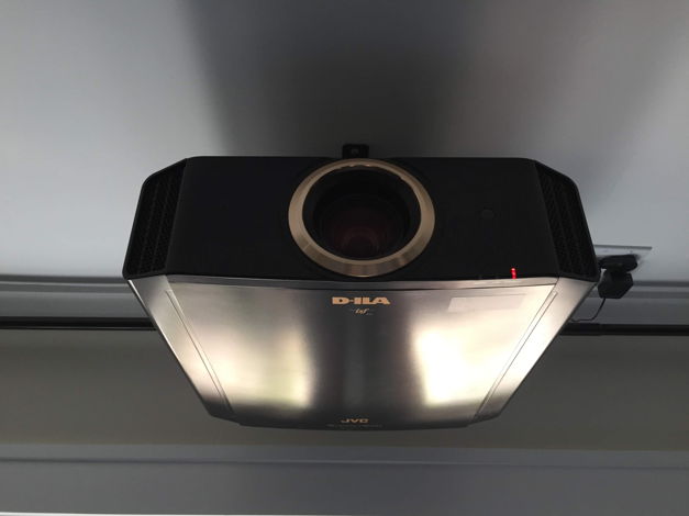 JVC DLA-RS4910 projector with Lumagen Mini3D, Calman ca...