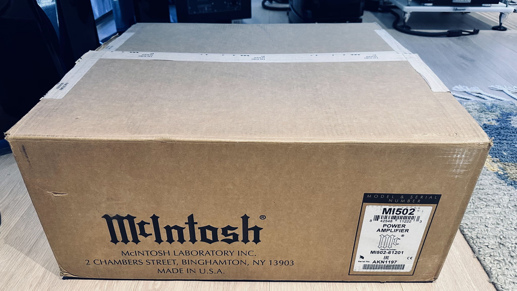 McIntosh MI502 Power 2 Channel Digital Amplifier MINT 9