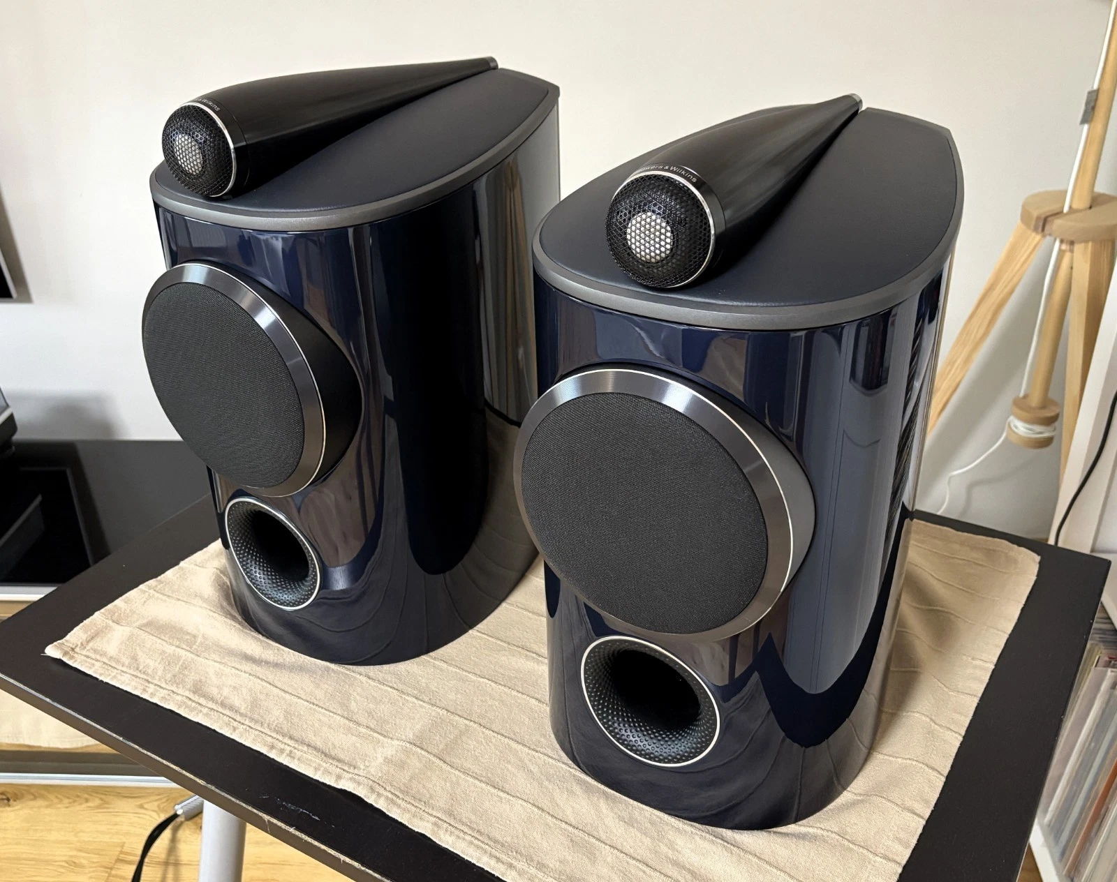 Pair of Bowers & Wilkins 805D4 Signature (Midnight Blue) 3