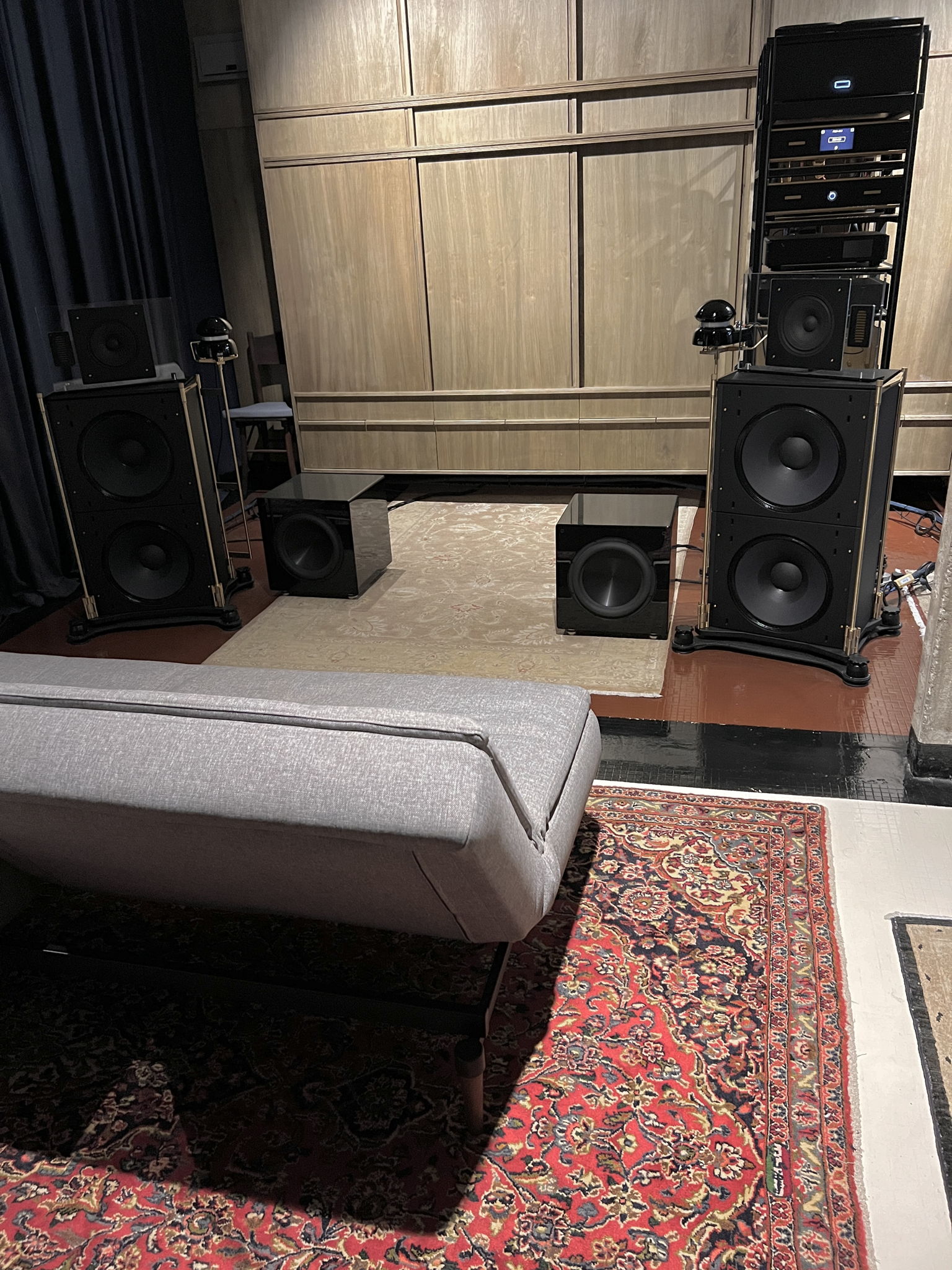 WVL Chicago set up - same location as the SON, but with listening position set three inches back, with less toe-in for the lower bass modules, and with the midrange/AMT module angled to point directly at the listening position.