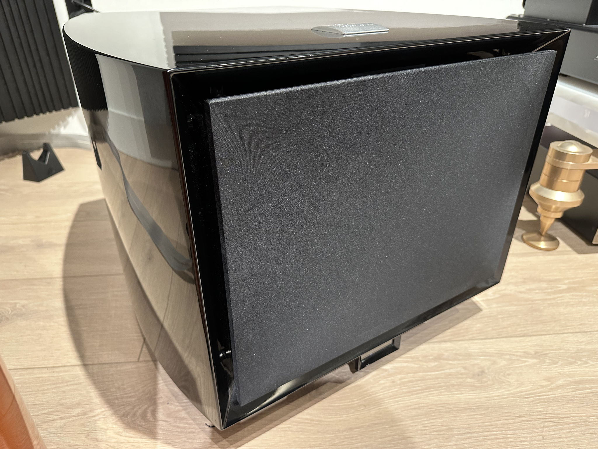 REL Acoustics G1 MK2 Reference Subwoofer w Grille Remot... 2