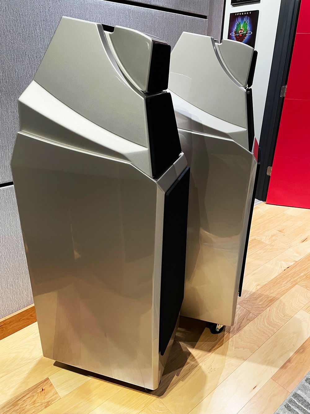 Wilson Audio Certified Authentic Pre-Owned, Desert Silv...