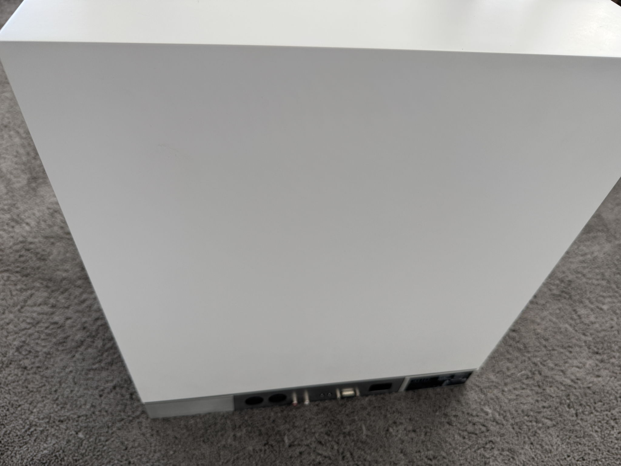 B&W (Bowers & Wilkins) DB1D active subwoofer in white 5