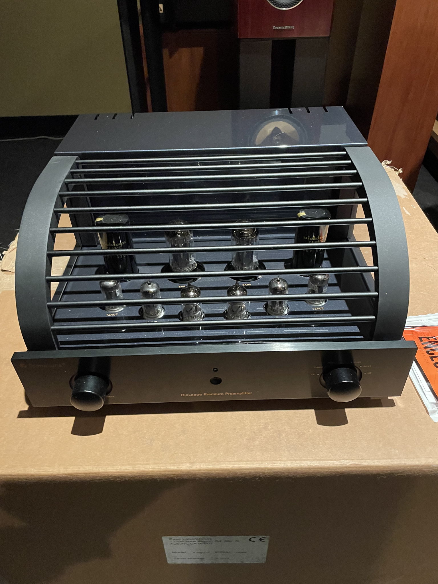 PrimaLuna Dialogue premium preamplifier 7