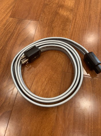 Wireworld  Silver Electra 5.2 power cord 2 meters long.