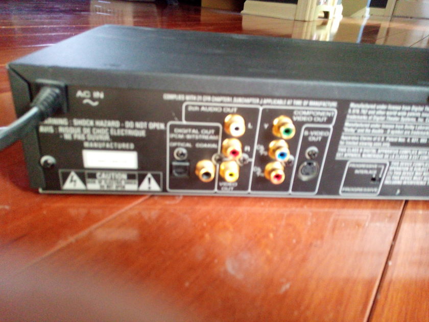 marantz DV-6400 SUPER AUDIO CD/DVD プレーヤー Marantz DV6400 Universal DVD/SACD player | Sound & Vision