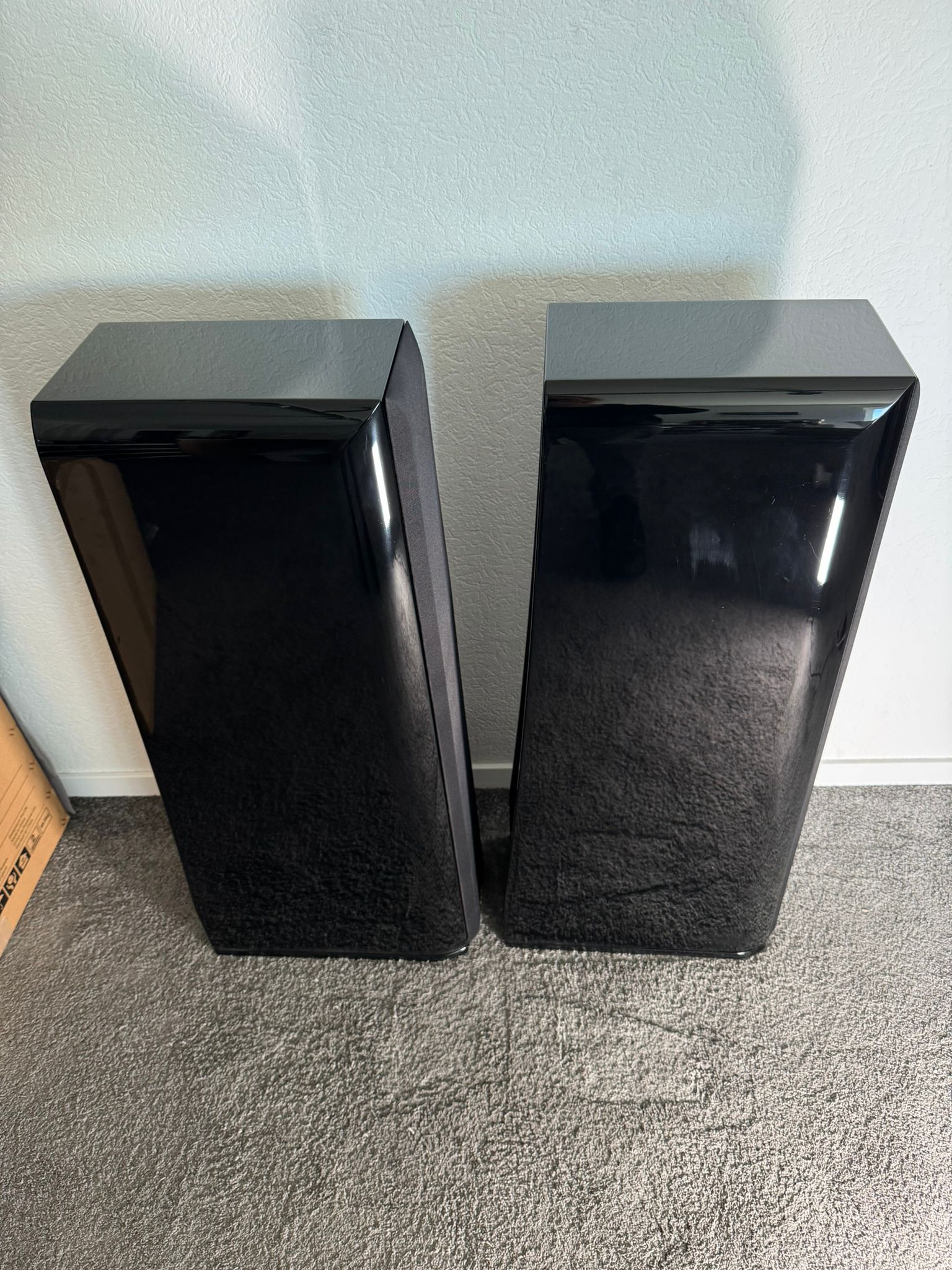 Quadral Aurum Orkan active speakers in black 3