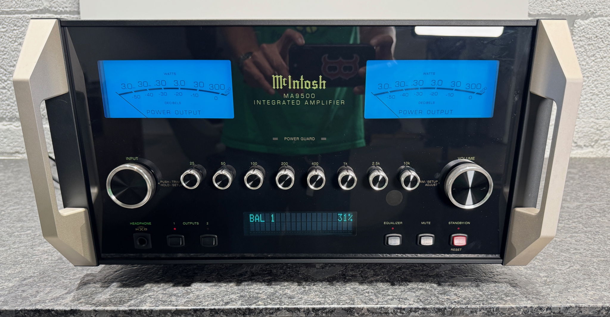 McIntosh MA9500 2-Channel Integrated Amplifier