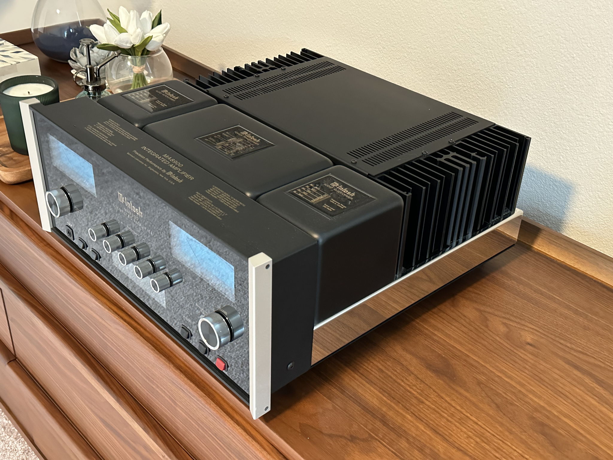 McIntosh MA-8900