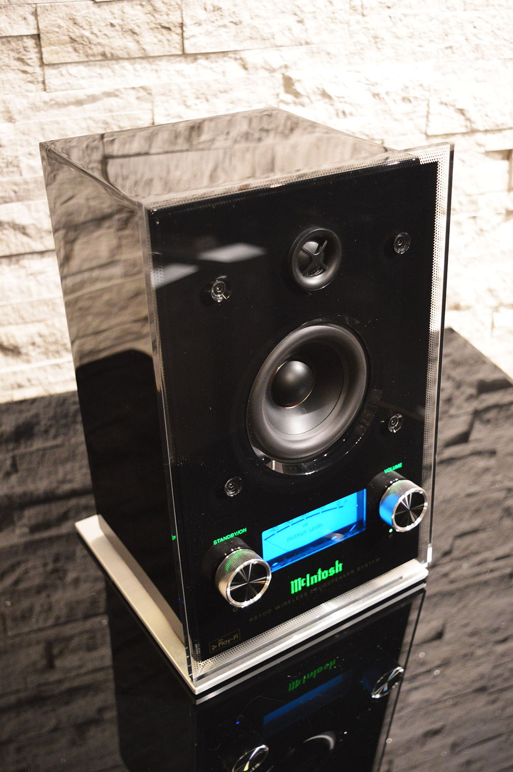 McIntosh RS100 Wireless Loudspeaker - DTS PlayFi, Apppl... 2