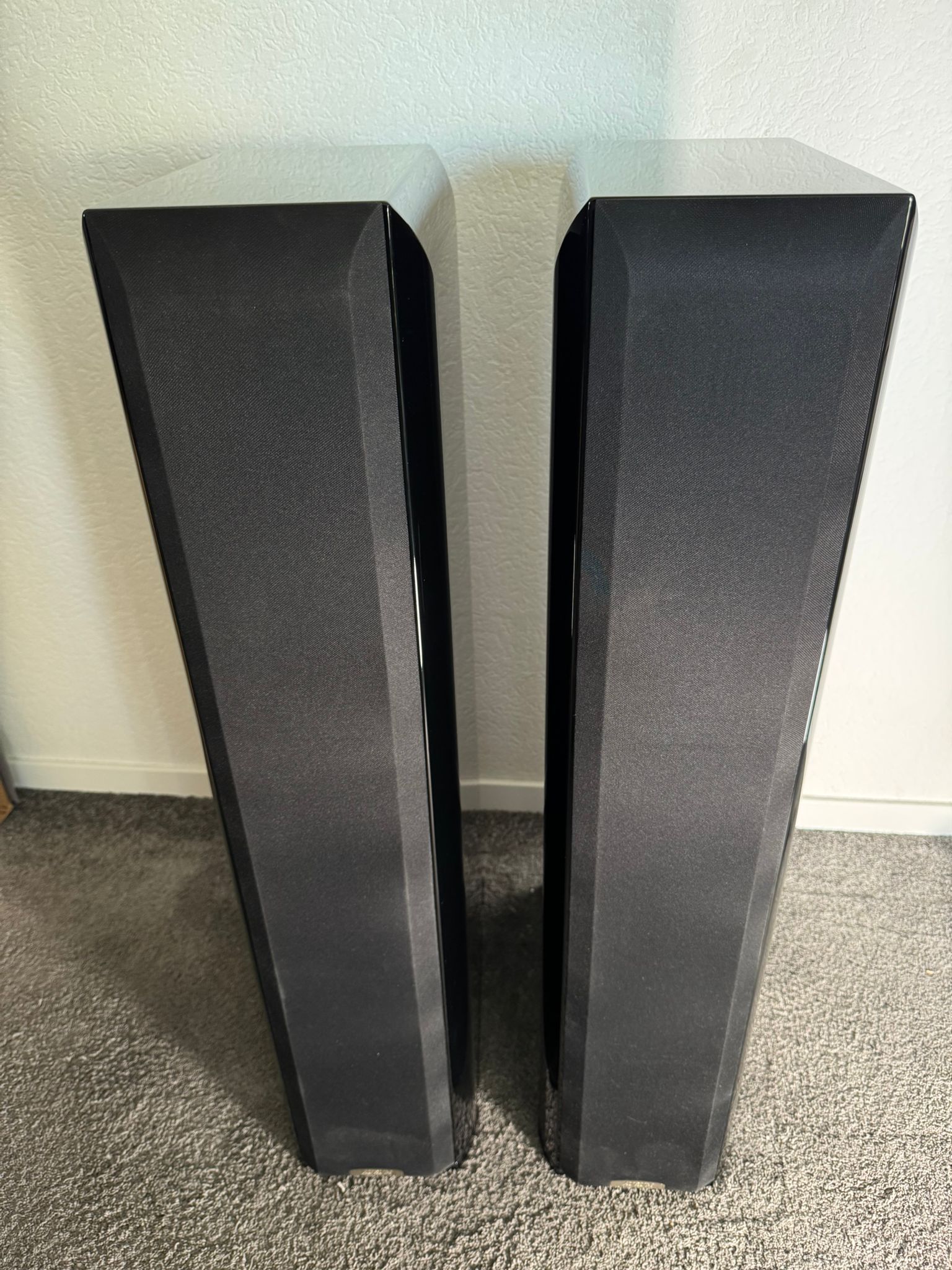 Quadral Aurum Orkan active speakers in black 9