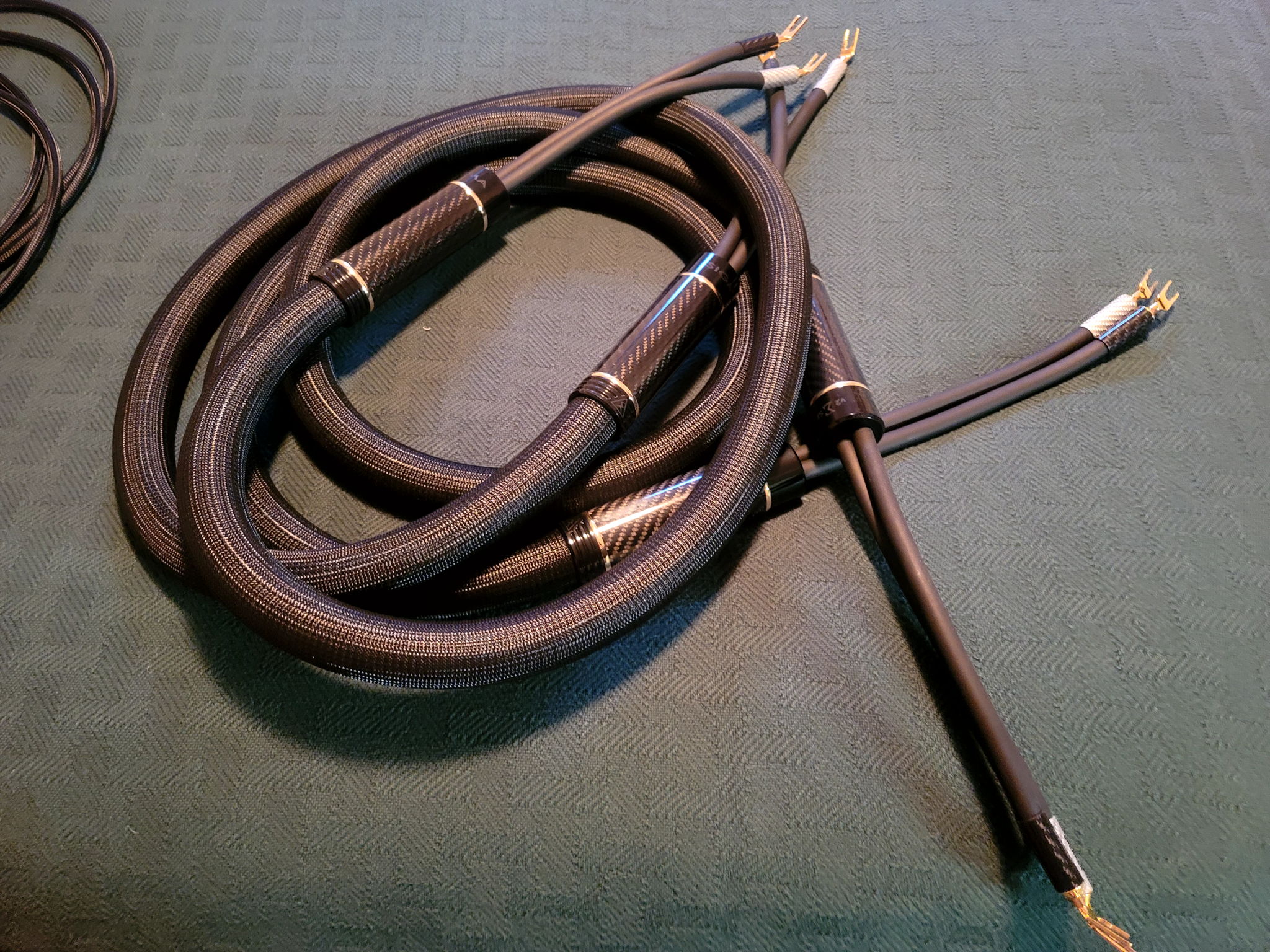 Shunyata Research Sigma v2 Speaker Cables Sold 5