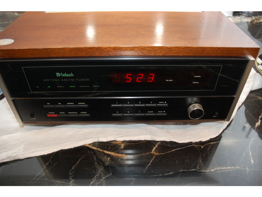 McIntosh MR-7082 AM/FM Stereo Tuner With Walnut Cabinet